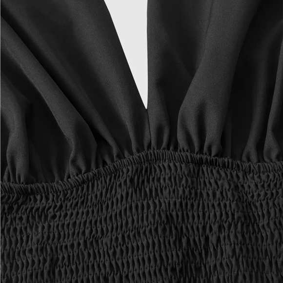 Elegant Black Strapless Dress - Picture 4 of 5